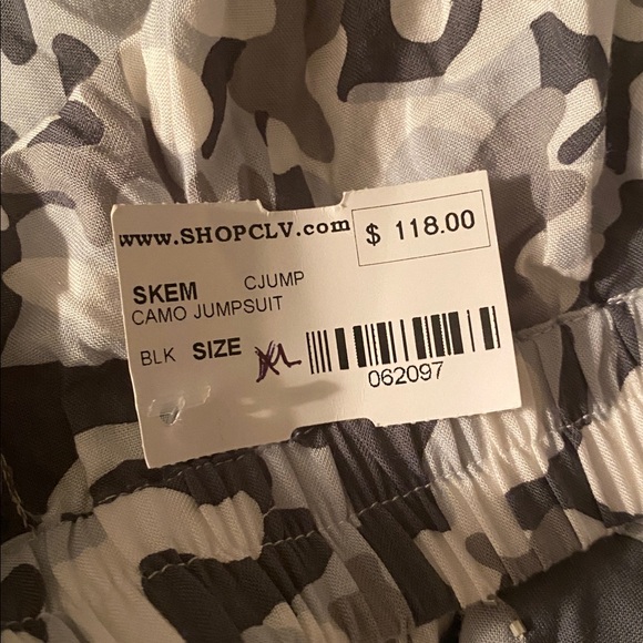 Skemo  NWT size XL camouflage strapless jumpsuit - Picture 6 of 8